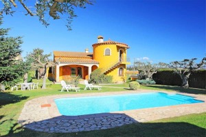 Large  Costa Brava Vacation Houses For Rent